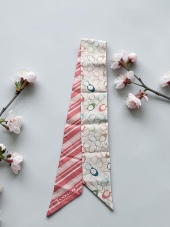 Coach reversible, silk pony scarf EUC - Picture 7 of 8